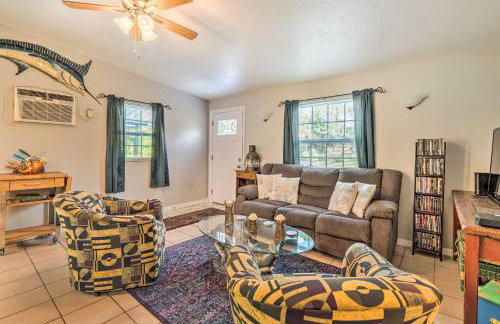 2 Mi to Beach Canal-Front Home in Hudson! - Foto 2