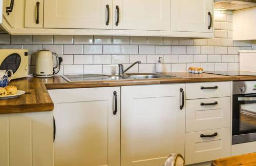 Eastfield Cottage Free Parking And Ev Charger - Photo 15