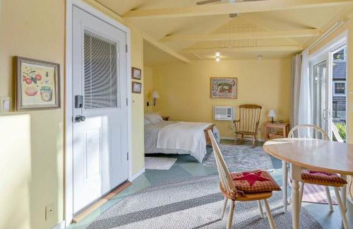 Gorgeous Hamptons Farmhouse - Get the Beach without the Traffic! - Foto 29