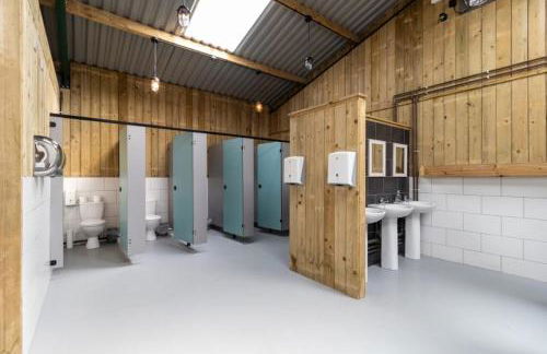 1 Swallows Nest, Camp Tapnell - Photo 3