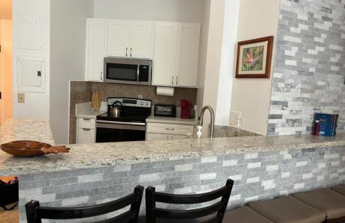 Condotel Quiet with High Ceiling Free Parking and WiFi - Foto 5