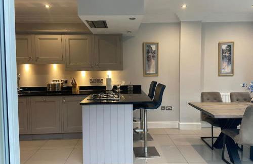 Beautiful town house in the heart of Knutsford - Photo 3