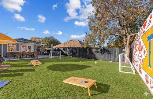 Texas Willow Ranch - Epic Luxury Retreat with Pool, Game room, Soccer, BBQ, Fire table - Foto 13