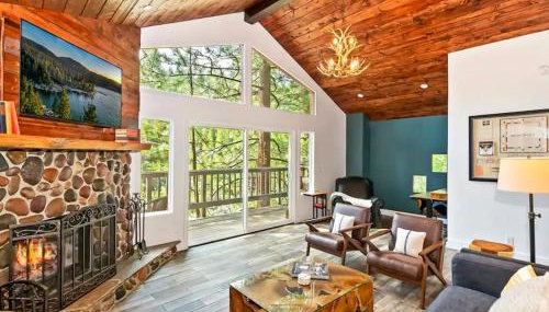 The Mighty Pines Retreat + Large Patio + BBQ+View! - Foto 3