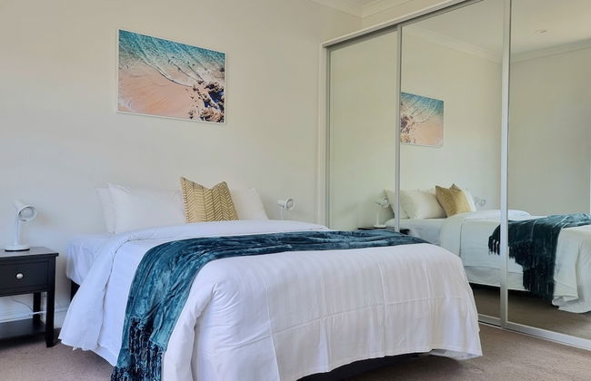 Cheerful 5 - Bedroom Home - Free Parking - Foto 16