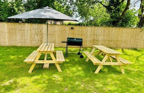 5-Bedroom Cottage in New Waltham, Grimsby - Photo 6