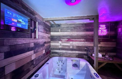 Rustic Rhondda Retreat w Hot Tub & Sauna - Ystrad - Foto 2