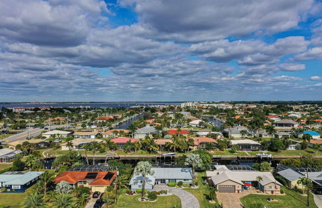 Tranquility - Waterfront Villa With Pool Dock - Photo 63