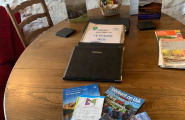 Ty Fferm Hen, Ancient Farmhouse, Coity Bach - Foto 2