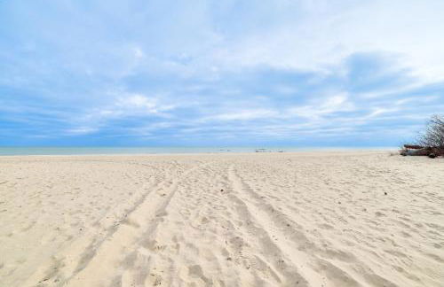 Scenic Evans Hideaway Steps to Lake Huron! - Foto 26