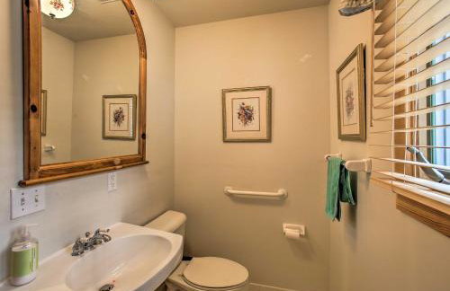 Waterfront Cottage, 9 Mi to Aloha State Park! - Foto 11