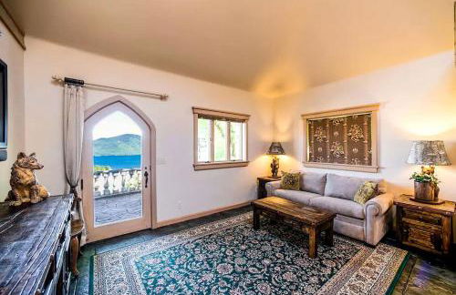 Breathtaking Cottage Rental on Castle Grounds Overlooking Lake George - Foto 8