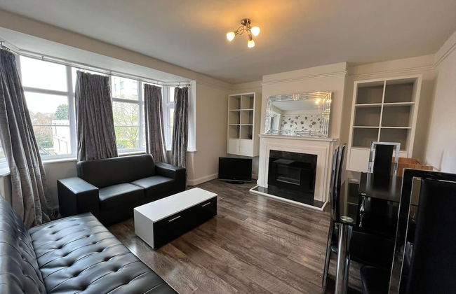 Bright and Spacious 2-bed Apartment in Sutton - Foto 1