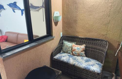 Flat Guarajuba - 3 quartos 2 andar à Beira Mar - pé areia - governança com arrumadeira e Wi Fi inclusos - Foto 7