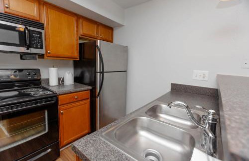 Wyndham 108 Corporate & Modern 1br suite - Photo 8