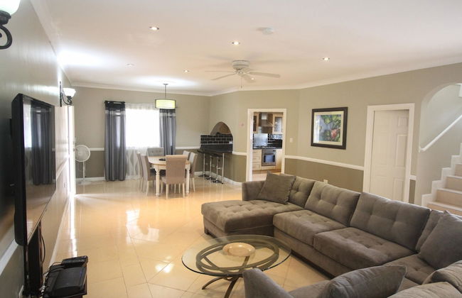 Summer Breeze Vacation Home - Photo 1