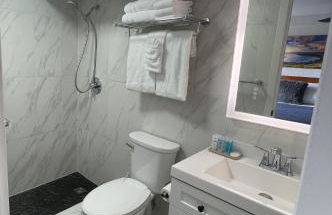 Contemporary Ocean View Suite - Heart of Waikiki! - Foto 12