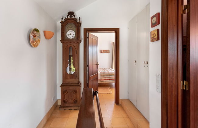 JOIVY 3-BR Cottage w/Terrace & Garden in Colares - Foto 31