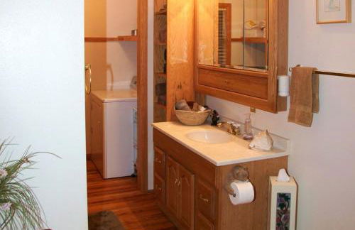 Pet-Friendly Cabin Getaway for Groups near Aspen, Colorado - Photo 6