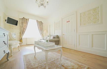 The Old Tramhouse Self Catering Traditional Charming Apartments Located In The Heart Of Historic Stirling For Short-Long Stays In Stirling For Tourism & Events & Contractor Base Stays For Central Belt Area & Open To Book All Year Round - Photo 29