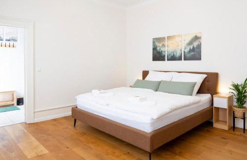 Charaktervolle 122qm Altbau-Ferienwohnung mit Stuck, viel Platz für Familien & Gruppen bis zu 8 Personen, Parkplatz inklusive - Photo 8