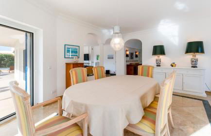 Bright 3 BDR Duplex House With Pool by LovelyStay - Foto 16