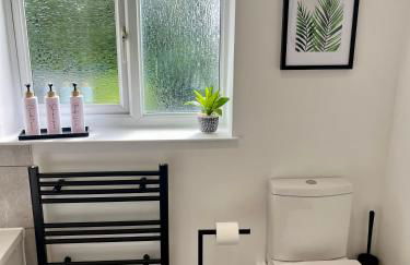 Crestfield House - Stunning Home near Alton Towers - Free Parking & Garden - Foto 38