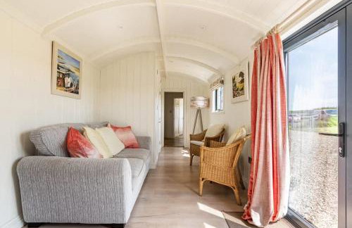 Unique Double Shepherd's Hut Hideaway - Pembrokeshire - Foto 8