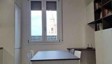 Il Campanone - Sassuolo Centro - parcheggio auto coperto - Neflix e Amazon Prime - Foto 2