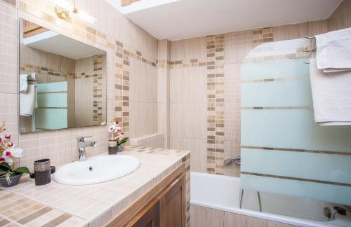 TwinStars apartment with courtyard and view - Foto 23