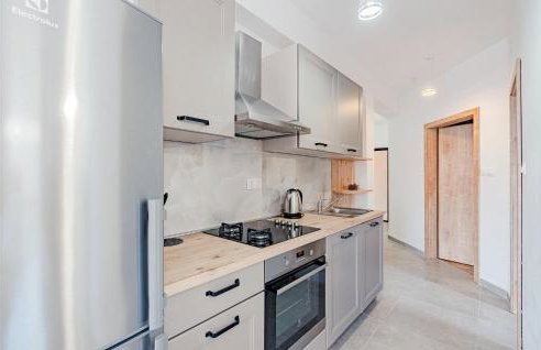 1 Bedroom Stunning Apartment In Kneze - Photo 5
