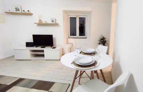 Lemon Tree House Coimbra - Courtyard garden with city views - Foto 12