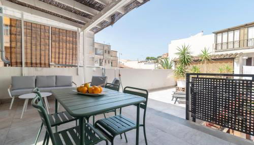 Spacious, central right on the beach, large terrace - Foto 1