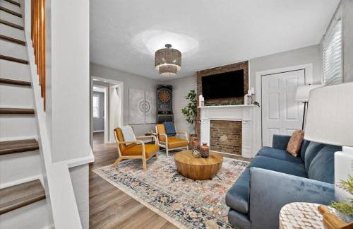 Cozy Southside Pitt home w/ Pool Table +Yard - Foto 3