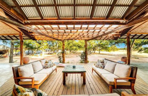 Luxury Airstream Campsite Nestled Beneath Oak Trees Outside of Austin, Texas - Foto 77