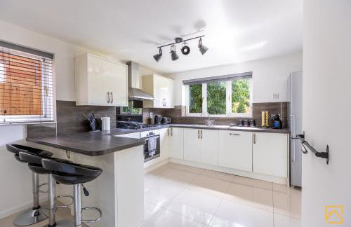 Cosy 5 bedroom house - Central By Valore Property Services - Photo 5