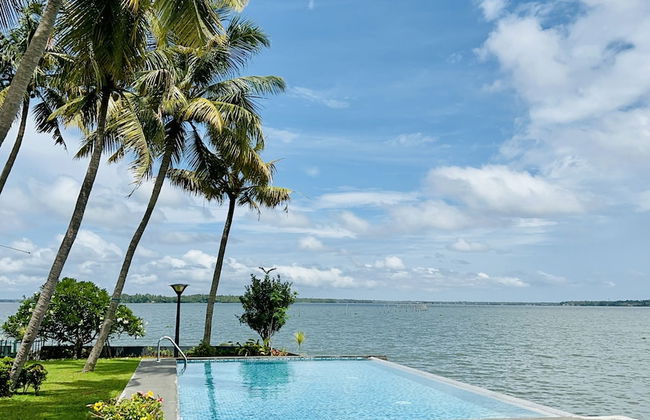 BLUSALZ MANOR Waters Edge Kochi - Foto 19