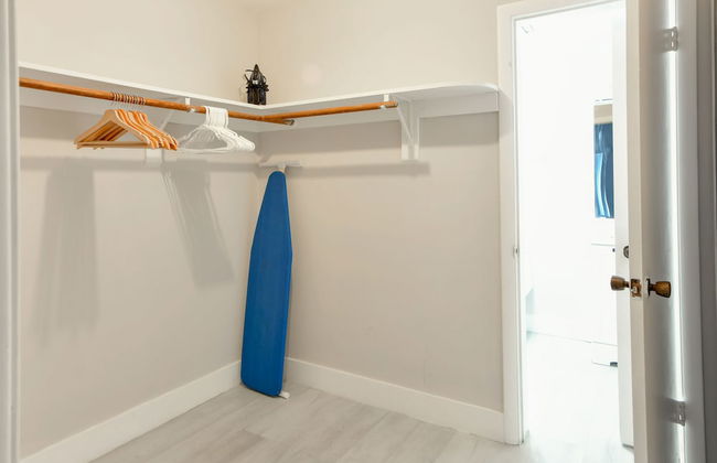 Artrageous on the river By RocketStay - Photo 37