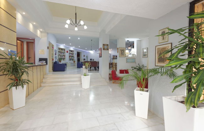 Latania Studios And Apartments - Photo 3