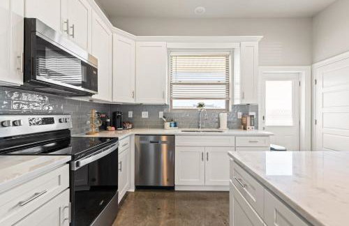 NEW-Upscale-EnSuites-King Bds-Fast WiFi-Quiet Area - Foto 26