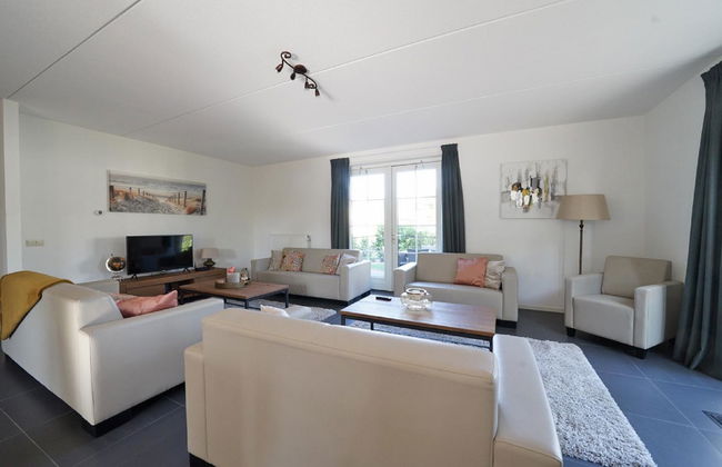 5 bedroom House in Susteren with swimming pool and terrace - Photo 5