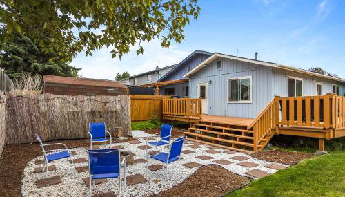 Updated Townhome Near Airport and Shopping! - Foto 3