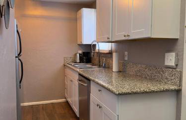 Gorgeous Remodeled 2 Bedroom - Foto 23