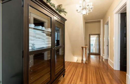 Historic Row Home 1 Block from Gate 1 at USNA - Foto 32