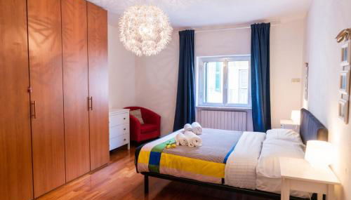 Domus Verona - Accogliente residenza Rocchetto a 25mt da Piazza Erbe - Photo 3, wardrobe