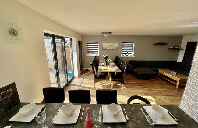 Four Corners Holiday Home with Hot Tub & Sauna - Foto 17