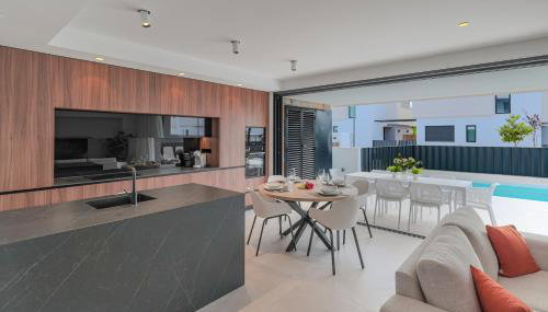 Luxueuze villa met verwarmd zwembad - Foto 2