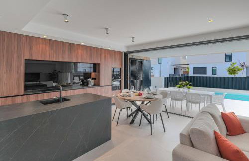 Luxueuze villa met verwarmd zwembad - Foto 2