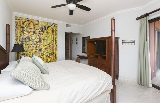 Recently Renovated Luxury Condo with Resort-Style Beach Club Access and Ocean Views - Photo 5