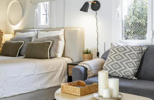 NEW Renovated COZY APPARTMENT CENTRIC - Photo 1
